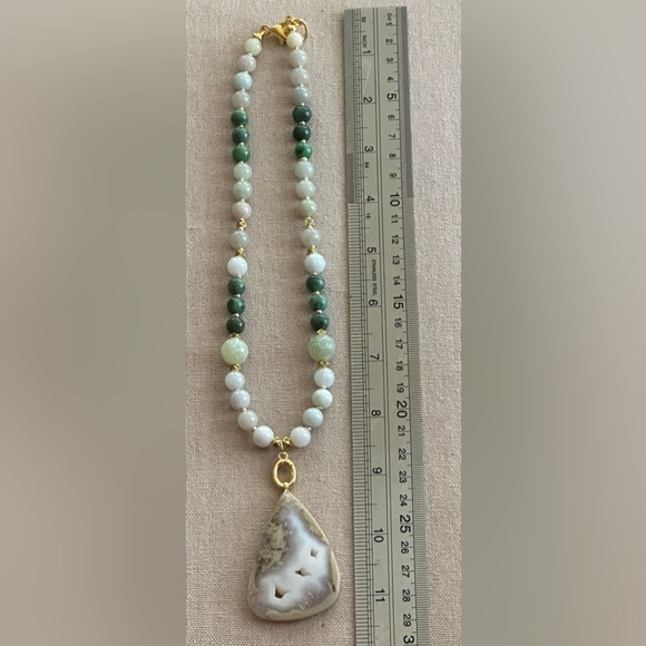 22 inch Mixed Jade beads Patina made Necklace NWOT - Picture 8 of 16